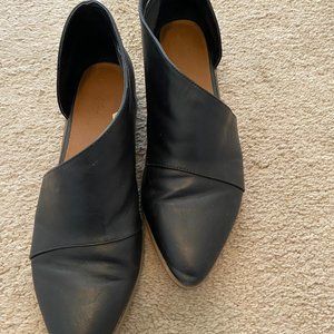 Black Royale Flat Shoes